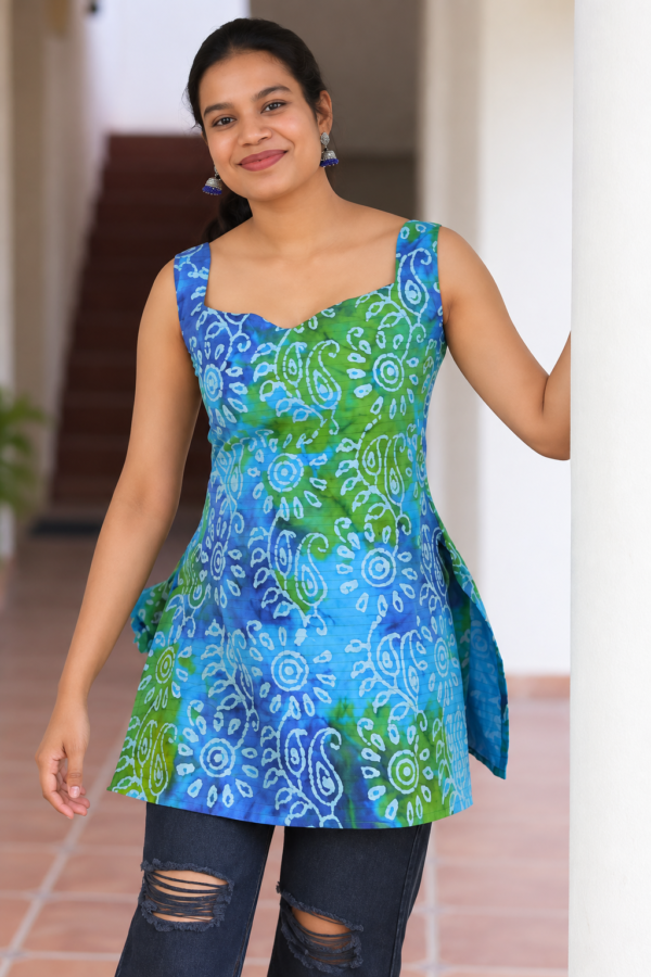 Lalana Baatik Kurti